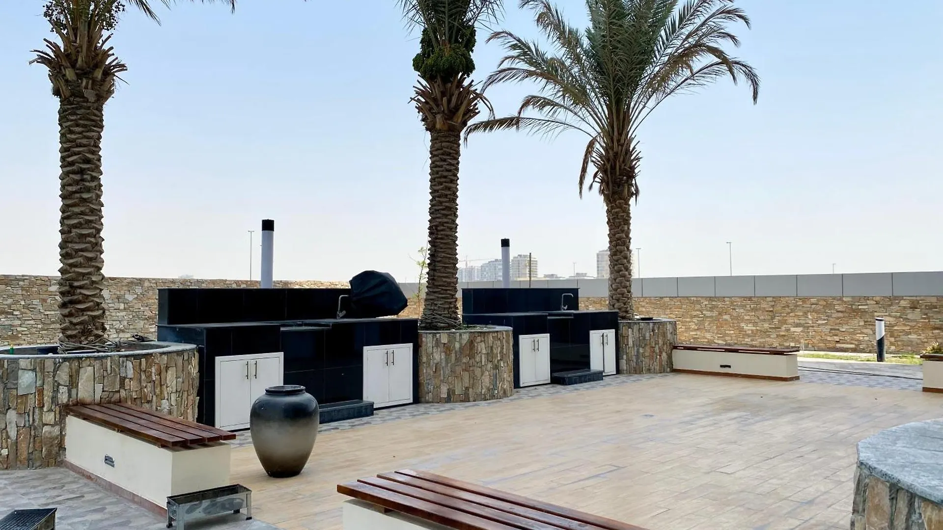 Marcopolo - Spacious Studio, Jvt, Gym & Pool Dubai Apartment