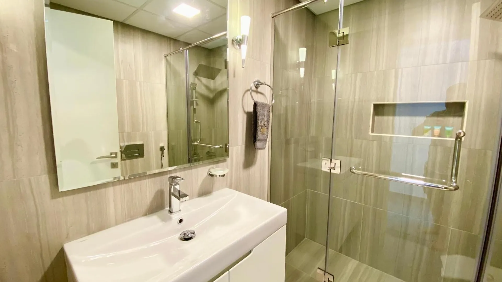 Apartment Marcopolo - Spacious Studio, Jvt, Gym & Pool Dubai United Arab Emirates