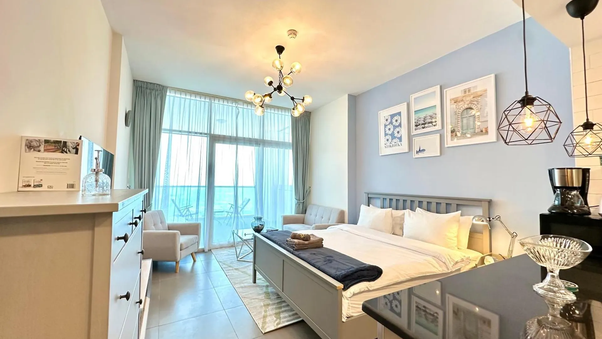 Marcopolo - Spacious Studio, Jvt, Gym & Pool Dubai