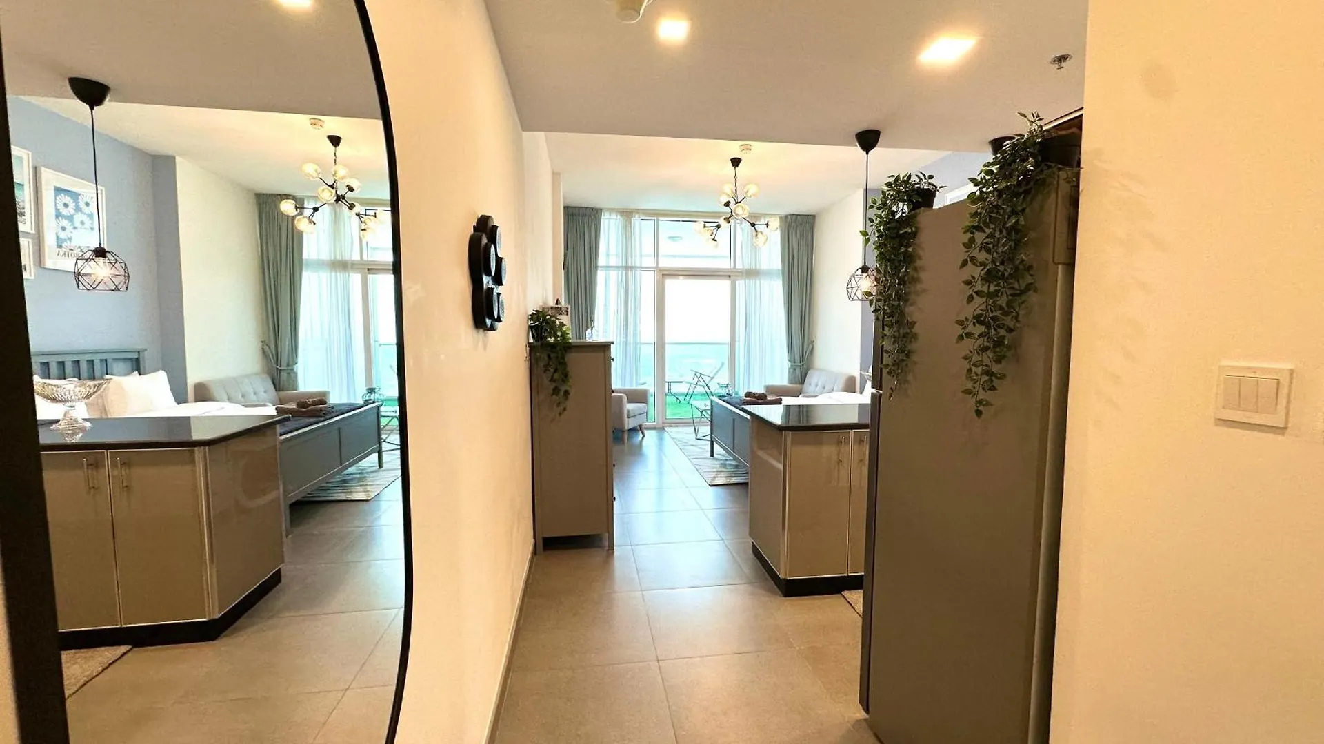 Apartment Marcopolo - Spacious Studio, Jvt, Gym & Pool Dubai