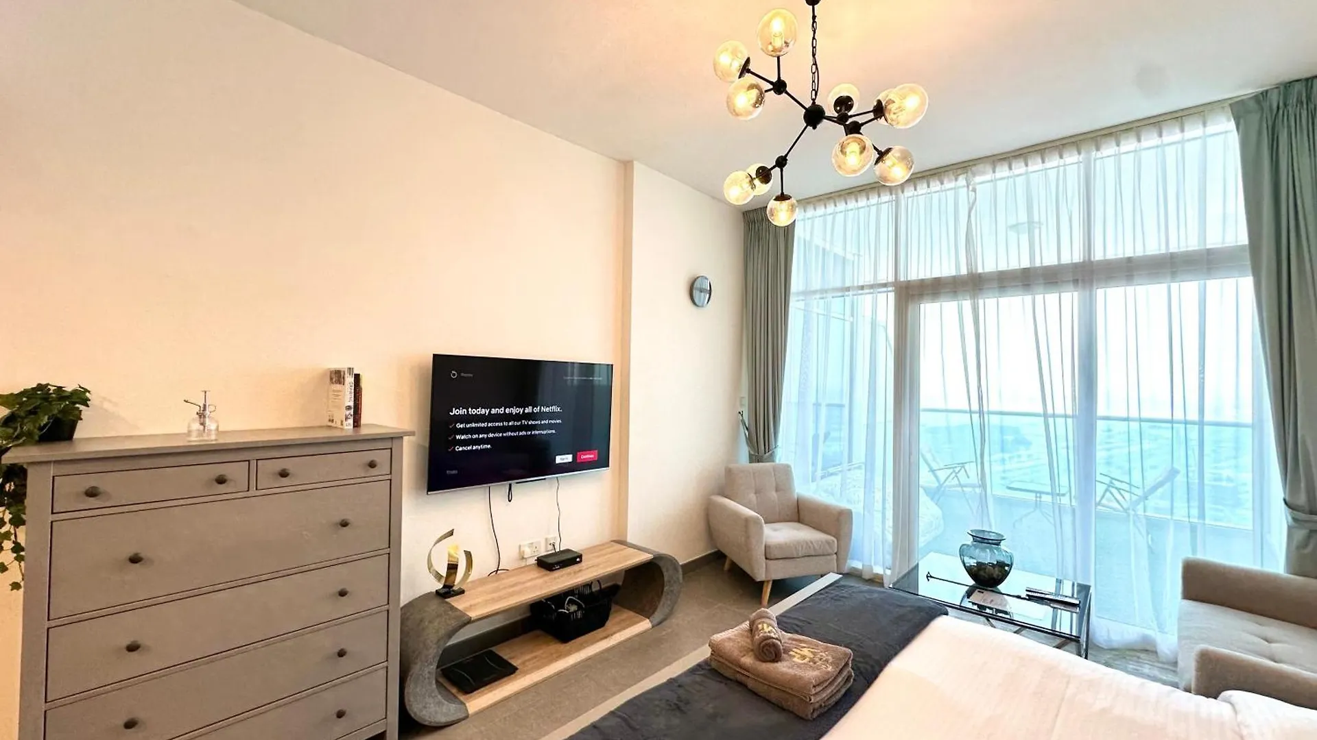 Apartment Marcopolo - Spacious Studio, Jvt, Gym & Pool Dubai United Arab Emirates