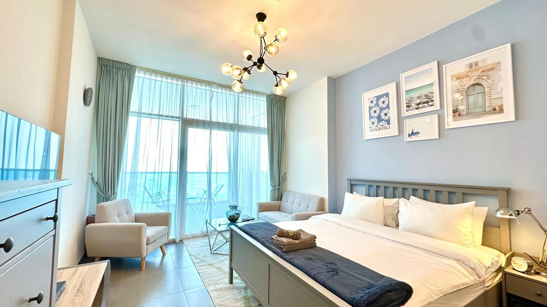 Apartment Marcopolo - Spacious Studio, Jvt, Gym & Pool Dubai